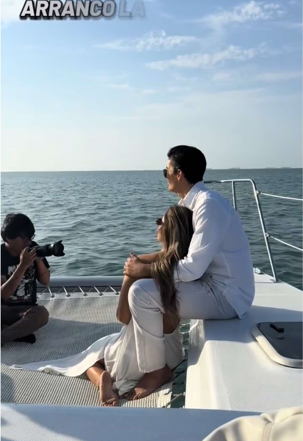 Vlog del día de grabación de nuestro Save  the Date ✨🥂🤍 una experiencia suuuuper bonita, ya quiero que vean el resultado 👏🏻@catamaranperu @Capittana @Perfect Match @Felix Sergio Lindo  #Vlog #mar #photography #film #fyppppppppppppppppppppppppppppppppppp 