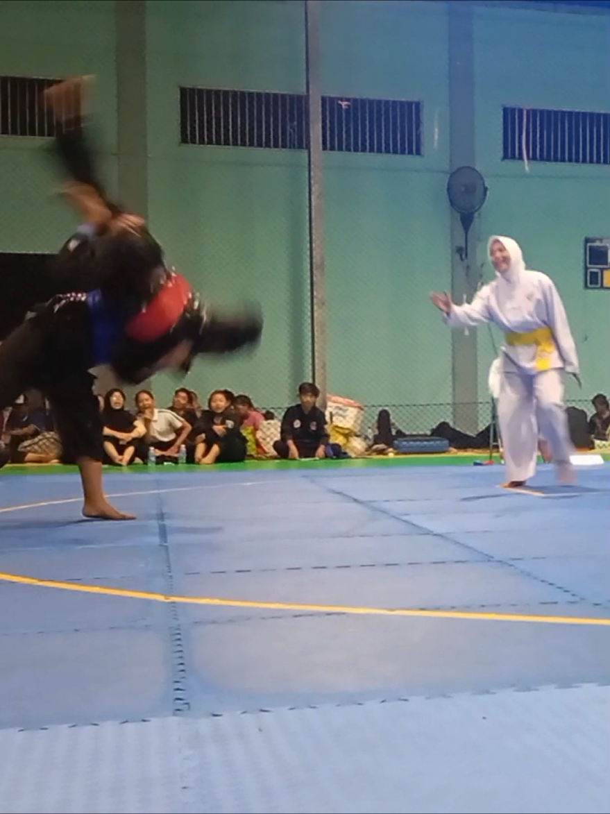 yali yali 4. #fyp #trending #keren #viral #pendekarpencaksilat #softspoken #nurharias 