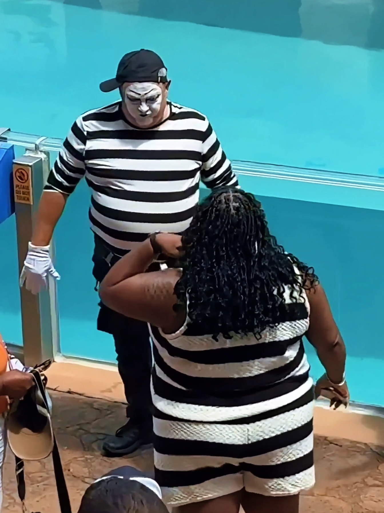 Soo Funny #bestoftom #hilarious #mime #tomthemime #tom #seaworldmime #tomtheseaworldmime #totanthemime #vairal #vairalvideo #funny #funnyvideos #fyp #foryou #foryoupage 