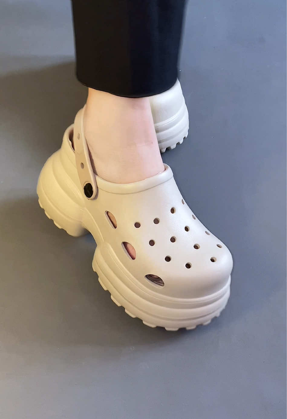 Rekomendasi sandal baim wedges tinggi 💕💞 buat yg suka sandal tinggi kalian wajib beli sandal ini, murceuu banget soalnya😭😭 #sandal #sandalwanita #sandalwedges 