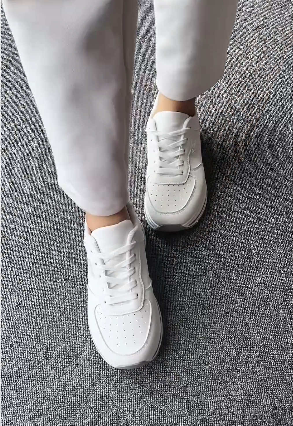 siap jadi pusat perhatian? aku sih siap banget ya😻🙌🏻 #sovella #dailyshoes #fyp #sepatukekinian #racun 