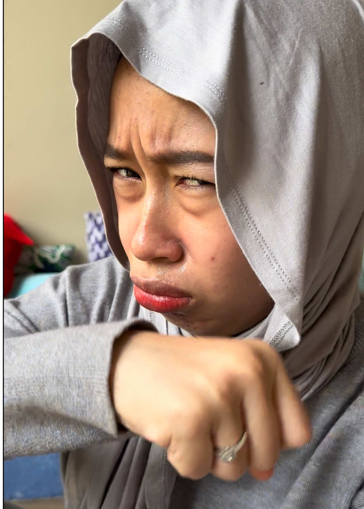 Harus nangis dulu dia mah baru dikasih haus spicy chesee ramyeon inii😭mana udah ngidam dari lamaa