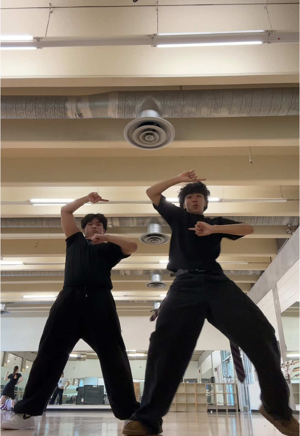 I’m back w/ @Joaquin  #UBC #duo #dance #vancouver @hobipower 