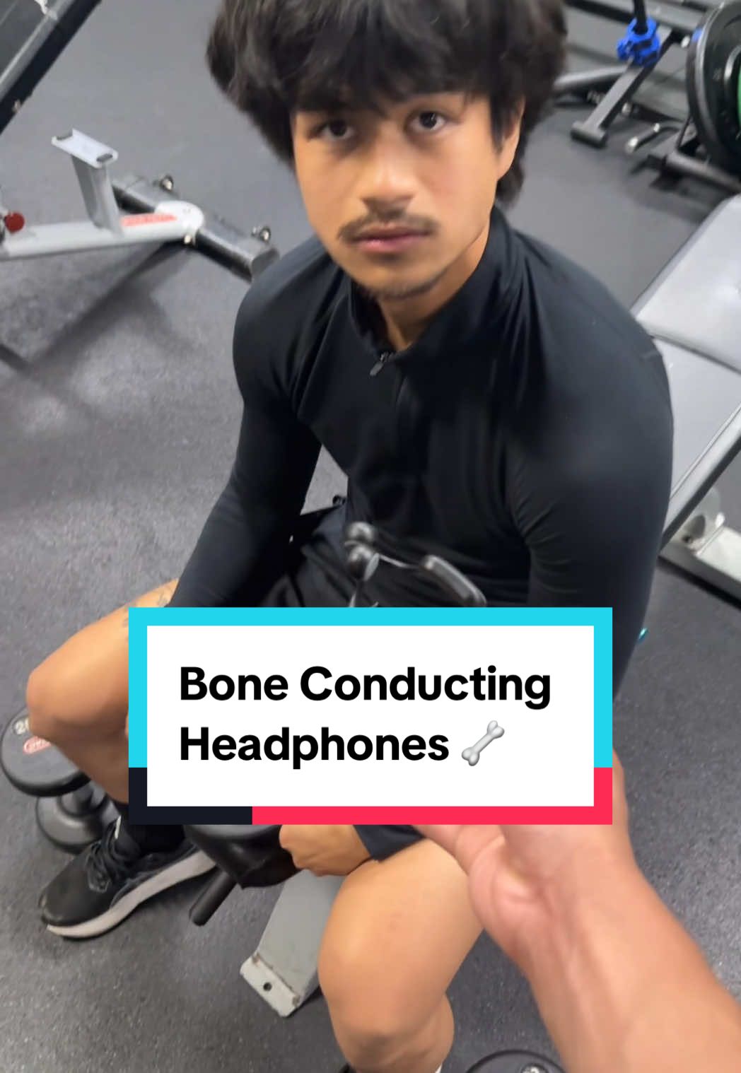 Thse headphones are great for any gym goers! #headphones #boneconductionheadphone #earphone #music #tiktokshop #tiktokmademebuyit @Sounteco Inc Online 