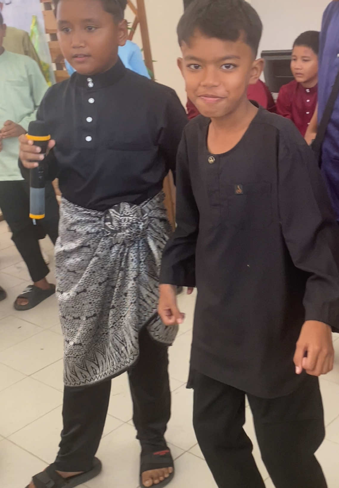 Comel jah ni adik semangat raya #raya #smkgeting❤️❤️❤️ #2025 #sukasuka #sporting #geting #fypシ゚viral🖤tiktok #fypforyou #viral #fy #fypシ゚ #fyppppppppppppppppppppppp #fyp #guru #cikgu #smkgeting #rayalainmacam #fypage #bajubaru 