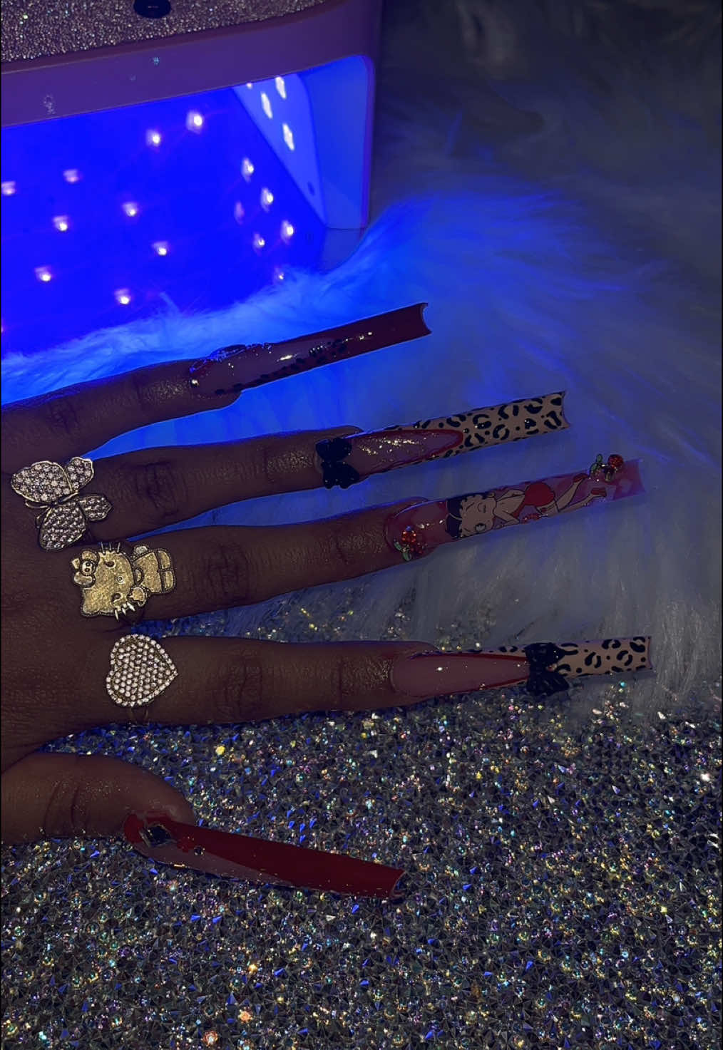 obsessed 😩💋 bday set fire 🫦 #blingnails #xxlnails #fyp #nailtech #nailsoftheday 