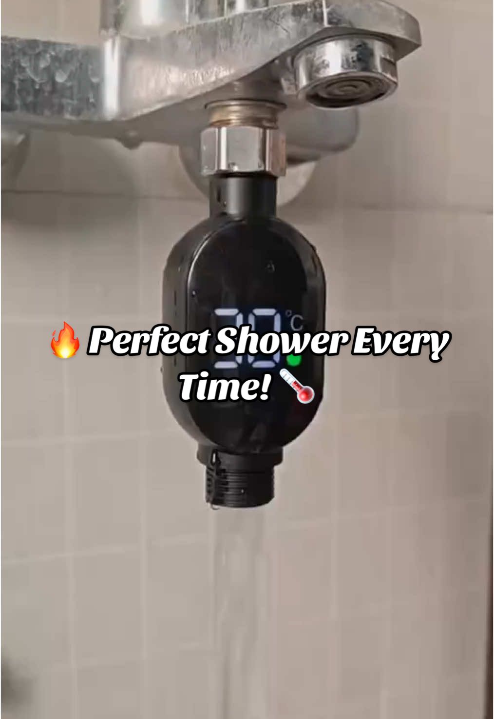 🚿 Never guess your water temperature again! 🌡️ This smart water thermometer makes every shower perfect. 💧 #SmartGadget #BathroomHacks #MustHave