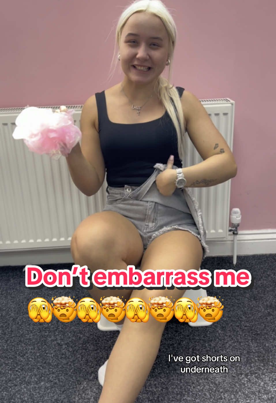 🤡DONT EMBARRASS ME#relarela #TikTokMadeMeBuyIt #fypシ #fyp#fypviralシ #fypvirall #viraltiktokvideo #outfit #outfits #trends#trendy #trendyy #fashion#jeans #jeansoutfit #jeanschallenge#officehumor #officelife #office #officedrama#skorts #skirts #shorts #Summer #summervibes #summeroutfit 