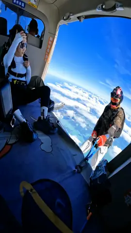 My life is thousands and thousands of times of bravery and freedom✈️#Super Player Skydiving #breave #treanding #Skydiving #Extreme 