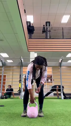 awesome skills @i_danadanethegoat #kettlebell