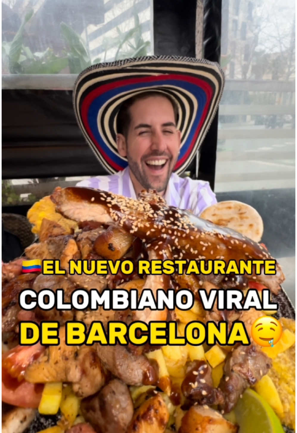 🇨🇴EL NUEVO RESTAURANTE COLOMBIANO VIRAL DE BARCELONA🤤  😋Un nuevo Paraíso de la comida colombiana en Barcelona ha llegado para quedarse 🍽️ Además, el lugar está súper bien decorado, con un ambiente acogedor y lleno de detalles que te transportan directamente a Colombia. Además siempre está lleno! 🥩 No puedes perderte la picada, que es tan espectacular que casi querrás secarla y guardarla para siempre. 🥔 Y atención ya que las papas vienen cargadísimas. ¡Una verdadera delicia! 🍹 También puedes encontrar jugos naturales, cervezas típicas, bebidas tradicionales, limonadas y mucho más. 🔥 Y no olvidemos la bandeja paisa, que está simplemente ESPECTACULAR. 📌 Si estás en Barcelona y quieres disfrutar de la mejor comida colombiana sin gastar una fortuna, este sitio es una parada obligatoria. 📍El rancho paisa en Carrer de Fluvià, 97,  Sant Martí, 08019 Barcelona 🔝 GUÁRDATE ESTE PLANAZO  🤗 ¿Y tú, a quién te vas a traer? 📲 ENVÍASELO A ESA PERSONA! 👉 Sígueme para más PLANAZOS! #RestaurantesColombianos #ColombianosEnBarcelona #BarcelonaFood #ComidaColombiana #DóndeComerBarcelona #SaboresDeColombia #RestaurantesBarcelona #ComidaLatina #BarcelonaGastronomía #BaresBarcelona #ColombianosPorElMundo #AntojosColombianos #BarcelonaEats #MejorComidaColombiana #CulturaColombiana #GastronomíaLatina #PlatosColombianos #SaborColombiano #ColombiaEnBarcelona #Menú14Euros