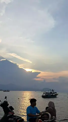 Wisata masa depan🙂 #story #soreharisantai #dipantai #besukisitubondo #jawatimur 