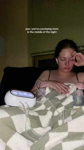 Anyone else right now?😅🐮 #exclusivepumping #pumpingmom #breastfeedingjourney #momlife #pumpingtips #creatorsearchinsights 
