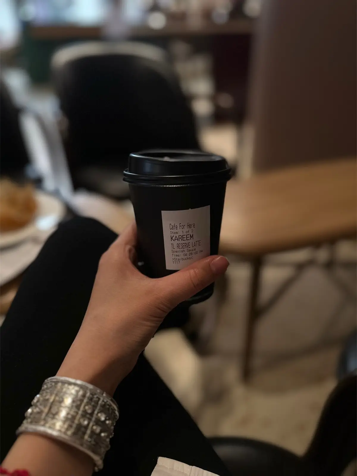 — 🤍 لا تكبح ما يذهب بعيدا ولا تدفع ما يأتي بعيدا. ثم السعادة سوف تجد لك في حد ذاته. не удерживай то, что уходит, и не отталкивай то, что приходит, и тогда счастье само найдёт тебя. #tiktok  #cofetime #dubai_dxb_uae #followme #folowers #dubai #traveltiktok 