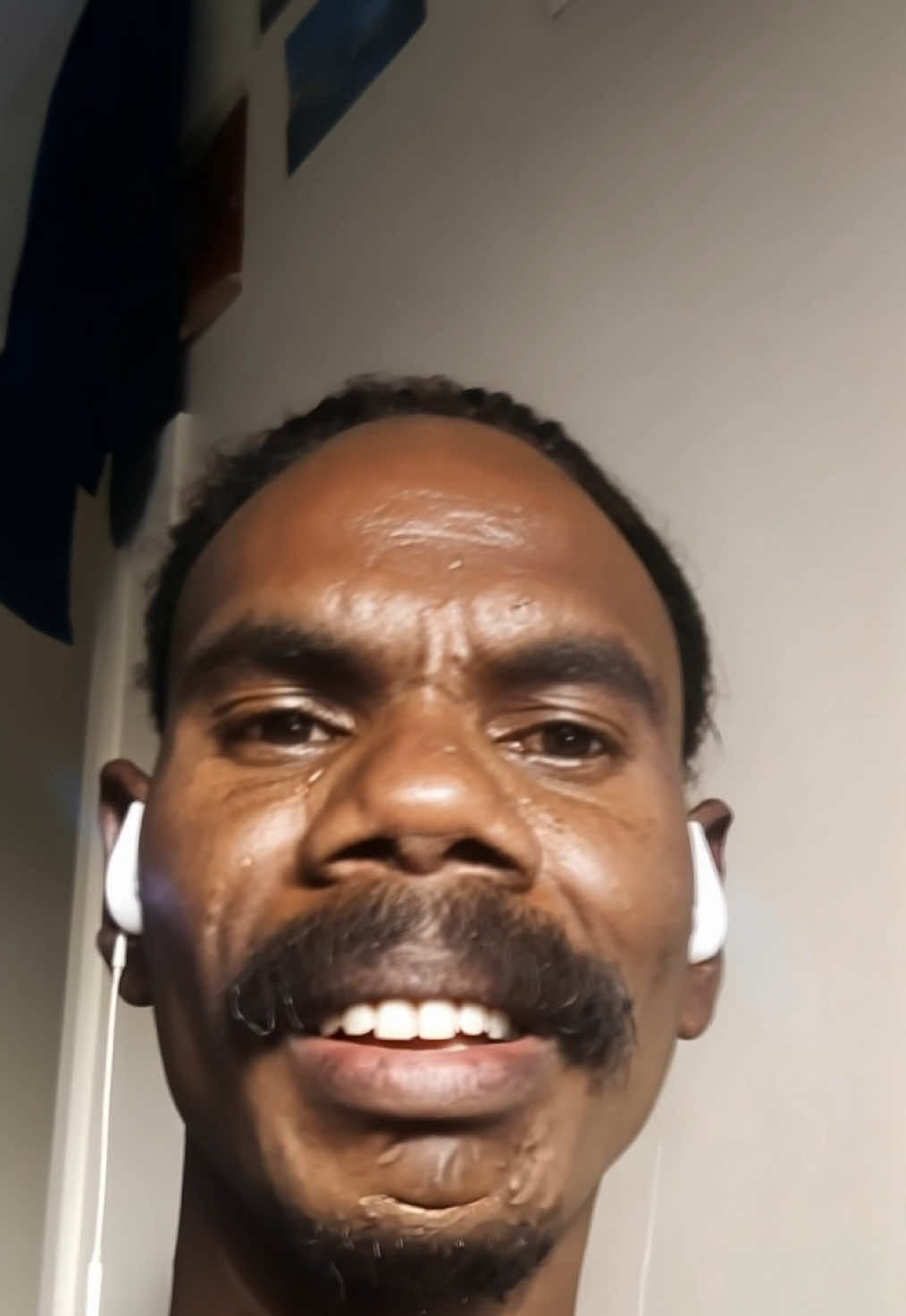 How’s everyone doing today?. 😂🤣😆😀😂 . #facetime #facetimechallenge #facetimeprank #facetimecall #facetimeprankongirlfriend #facetimeprankonboyfriend #facetimecalls #fyp #fyppppppppppppppppppppppp #viral #viralprank #couplecomedy #couplescomedy  #marriedlife #FaceTimePrank #PrankCall ##FunnyPrank##PrankWars##Prankster#P#PrankLifeV#ViralChallengeE#EpicFailH#HilariousReactionsP#PrankGoneWrong