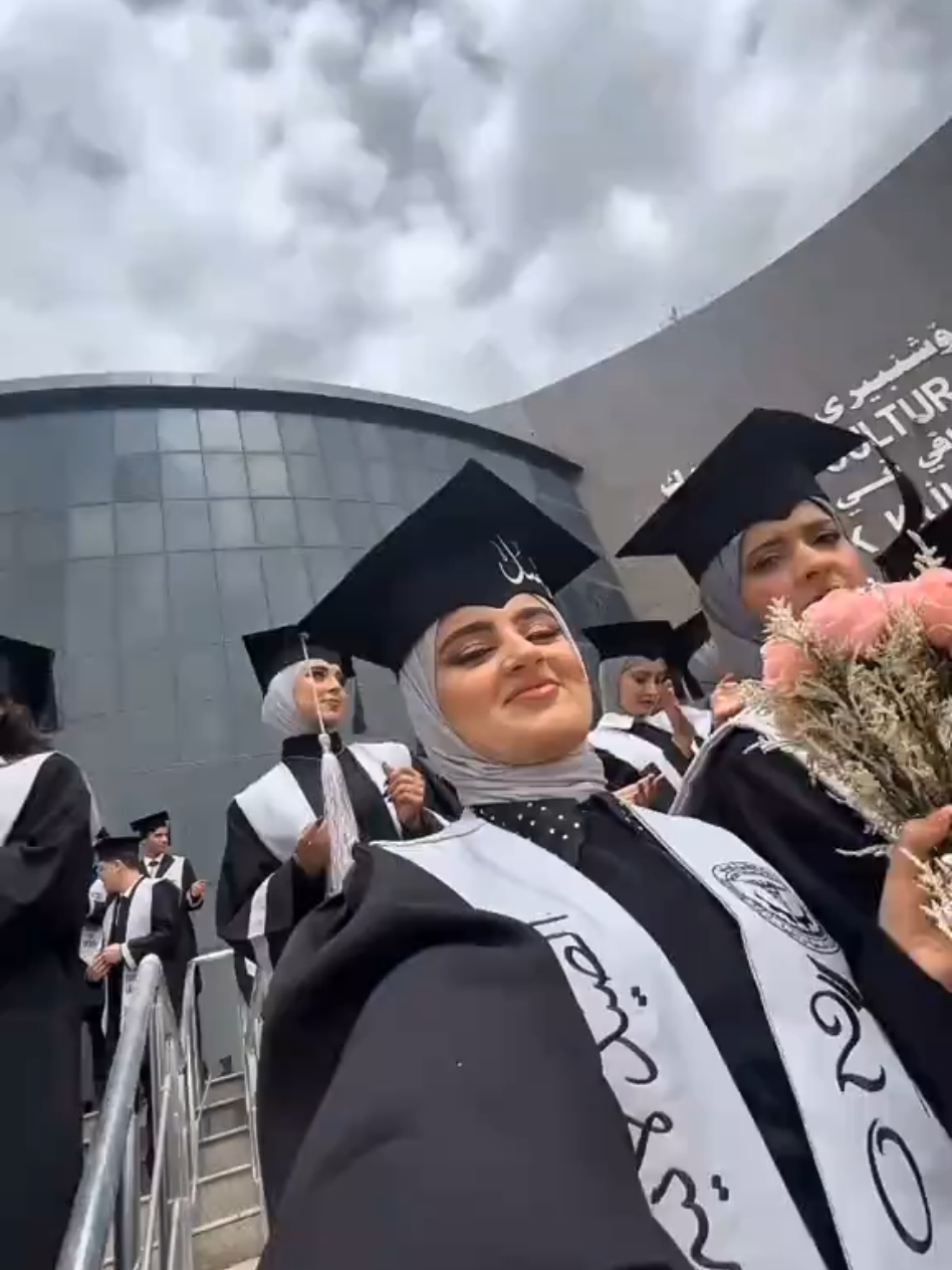 يا هلاااا بالحلم 👩🏻‍🎓⚕️  #CapCut #تخرج #explorepage 