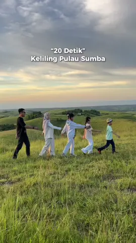Keliling Sumba selama 20 detik, ada yg bisa tebak ini dimana ajaa?😍🥰 #lestyputriutami #sumbaisland #sumba #nttpride🏝🔥 #fyp 