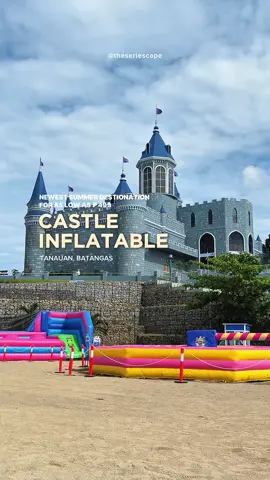 Castle Inflatable — the newest attraction in J Castles perfect for you summer getaway! ✨🌊 #jcastles #castleinflatable #infinitypool #batangas #theseriescape #fyp #foryoupage #trending 