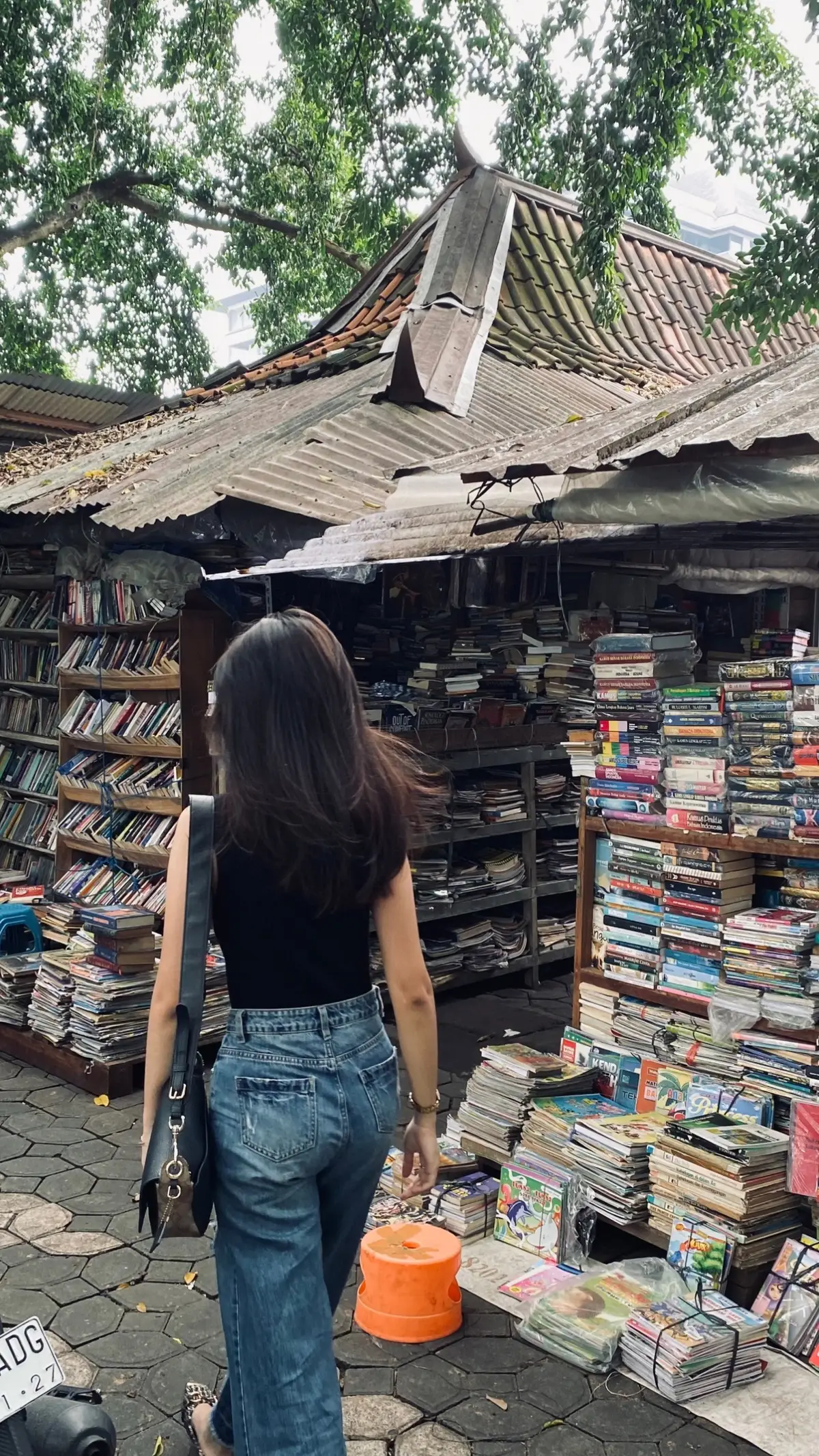 📍 Pasar buku bekas alun - alun Surakarta #solo24jam #surakarta 