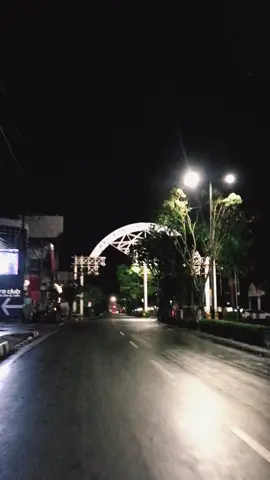 Jalan malam terasa tenang:) #balikpapancity #balikpapan 
