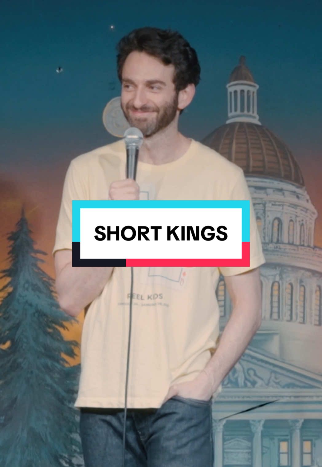 I would love to travel without baggage 🧳🛩️🤣 #standupcomedy #shortguy #crowdwork #comedy #funny 