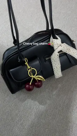 Gantungan tas bag charm cherry aesthetic murah🍒✨  #bagcharm #gantungankunci #keychain #tas #taswanita 