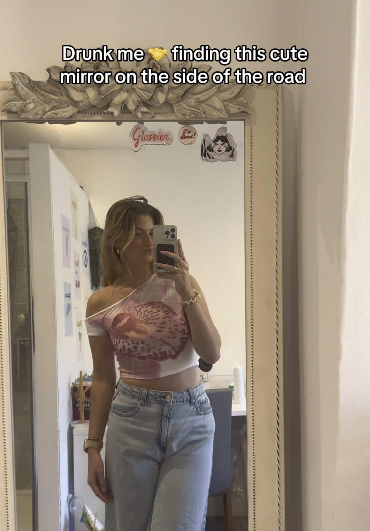 We love drunken activities ✌️🤠 #drunkennights #mirror #memories #randomfinds #thankyou #sideoftheroadfind 