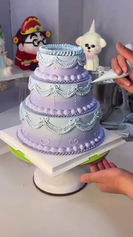 Purple and blue ombre is my fav #fyp #cakedecorating #cutecake #cakemaking #ombre #3layercake 