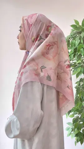 Hi sylova, Banyak yang repeat order karena jatuh cinta sama SYLA HIJAB! 💕 Hijab motifnya cantik-cantik, harganya affordable, dan pastinya nyaman dipakai!  Terima kasih buat Sylova yang udah kasih review positif! 💖 Yang belum coba, buruan checkout sekarang! #sylahijab #hijabmotif #voalpremium #lasercut #tudung #hijabmalay #tutorialhijab 