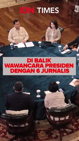 DI BALIK WAWANCARA PRESIDEN DENGAN 6 JURNALIS Presiden Prabowo Subianto hari Minggu (6/4/2025), di Hambalang, Sentul, Jawa Barat, menerima enam pemimpin redaksi media untuk diwawancara dalam Program “Presiden Prabowo Menjawab”. Editor in Chief IDN Times Uni Lubis bersama pemimpin redaksi dari TV One, SCTV, Kompas, Detikcom, dan Founder Narasi serta host dari TVRI mewancarai Presiden Prabowo seputar isu-isu terbaru, antara larin soal UU TNI, penerapan tarif Presiden Trump dan masalah komunikasi di pemerintah. Hadir pula beberapa Menteri Kabinet Merah Putih, mulai Wamen Komdigi Angga Raka Prabowo, Menteri Luar Negeri Sugiono, Mensesneg Prasetyo Hadi dan Seskab Letkol Teddy Indra Wijaya. Simak Point of View (PoV) Times bersama Editor in Chief IDN Times Uni Lubis selengkapnya hanya di YouTube IDN Times. #IDNTimes #IDNTimesNews #Jurnalis #tiktoknews #tiktokberita #IDNTimes_na
