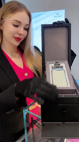 Unboxing the White Ceramic Meta Max — luxury in every detail. 💎📱#VERTU #LuxuryTech #MetaMax #Unboxing#Vertuphonereview#Vertuphoneprice#Vertuphonegamingtest#rich #richlife #viral #fyp #foryou #luxury#luxurylife#money#moneytalk
