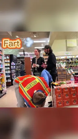 #fart #fartprank #fypシ #foryouu #prank #smileplease #funnypost #funnyprank #farting #trynottolaugh #america #fail 