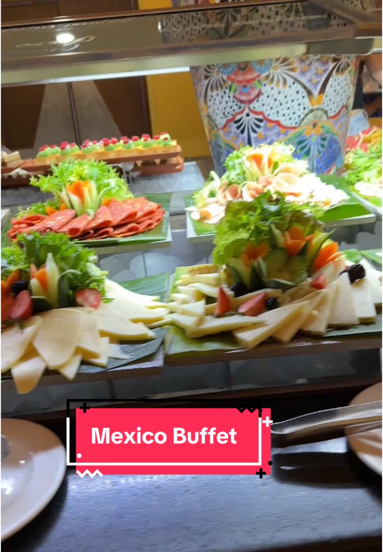 It was okay, the next place I tried was amazing tho #mexico #mexicanfood #mayariviera #riveramaya #barcelomexico #foodies #mukbangeatingshow #foodreview 