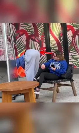 #fart #fartprank #fypシ #foryouu #prank #smileplease #funnypost #funnyprank #farting #trynottolaugh #america #fail 