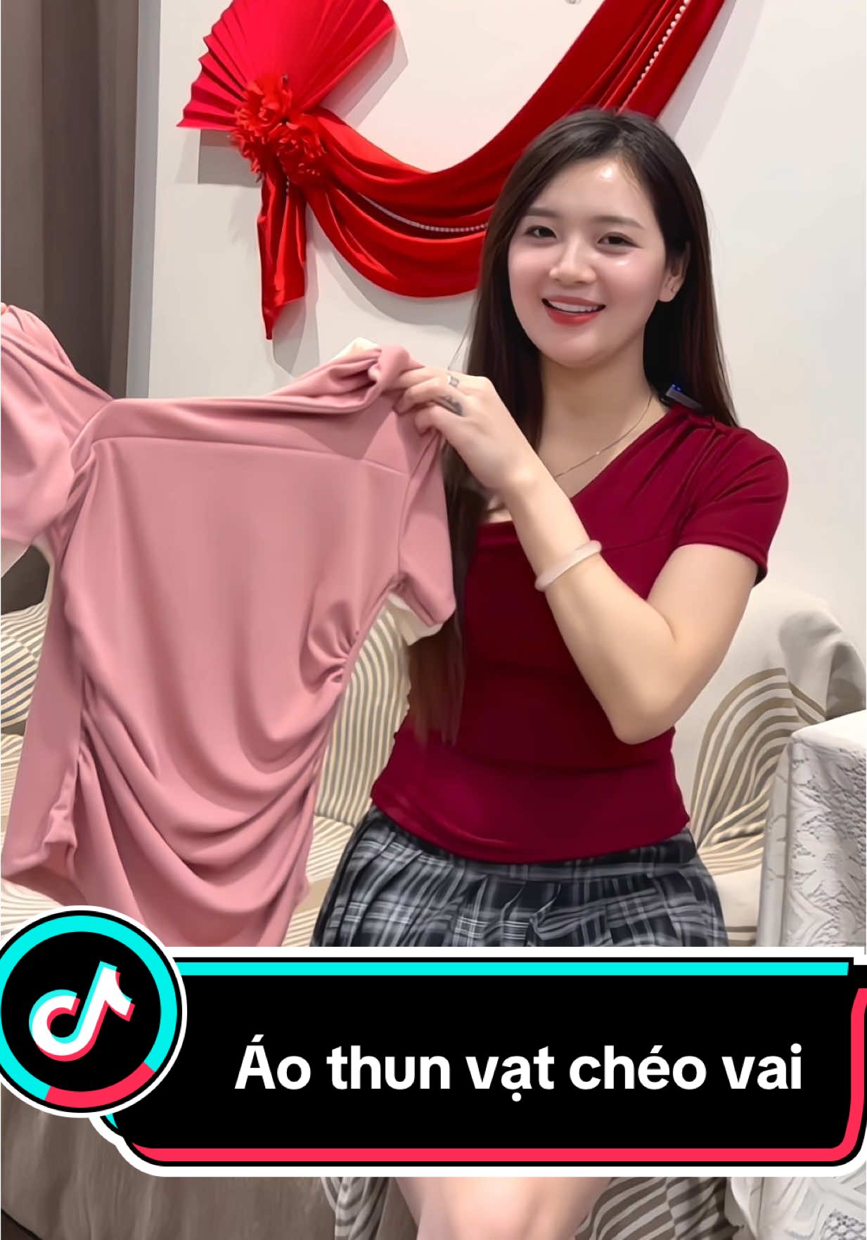 Áo thun vạt chéo vai #xuhuongtiktok #thoitrangnu #quycohontram #aothun #aoxinh #aococtay #aokieu #aonuxinh 