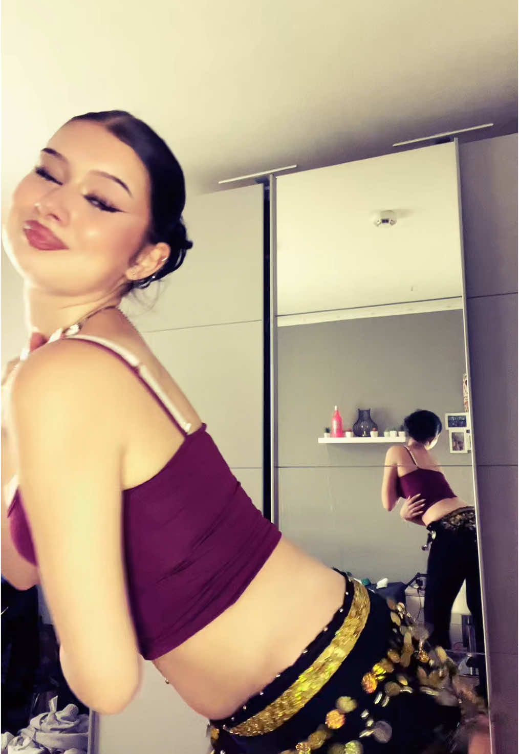#hantoor #fy #fyp #trendingvideo #viralvideos #foryoupage #dancer #girl #girldancer #trends #viral_video #bellydancetiktok #oriental #berlin #ArabTikTok #germany #drums #gold #solo #drums #egyptian #arab #red #bordo 
