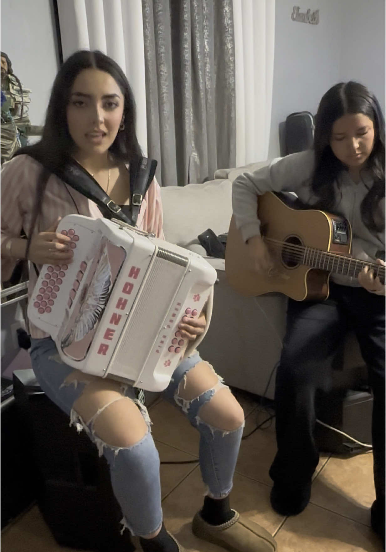 Todo me gusta de tiii #customaccordion #accordion #pantheraccordion #hohner #contentosdesinaloa #musicasierreña     #fyp #explorepage  #explore #foryou #mujeracordeonista #acordeonista #muchachatocando