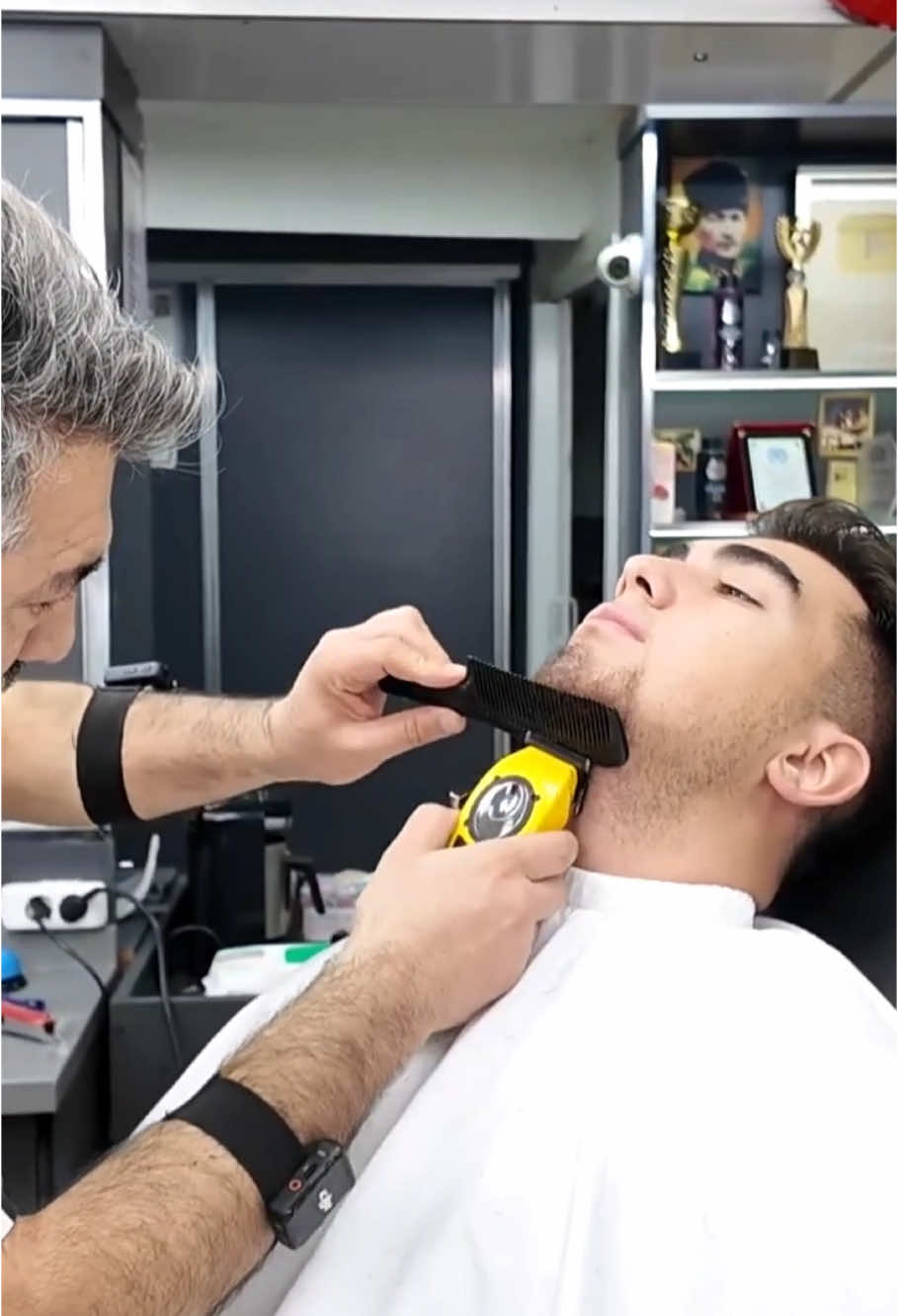 Shave off the beard ||  Cre: ASMR Munur Onkan 👉 #massage #headwashing #skincare #relaxing #relax #trending #fypシ
