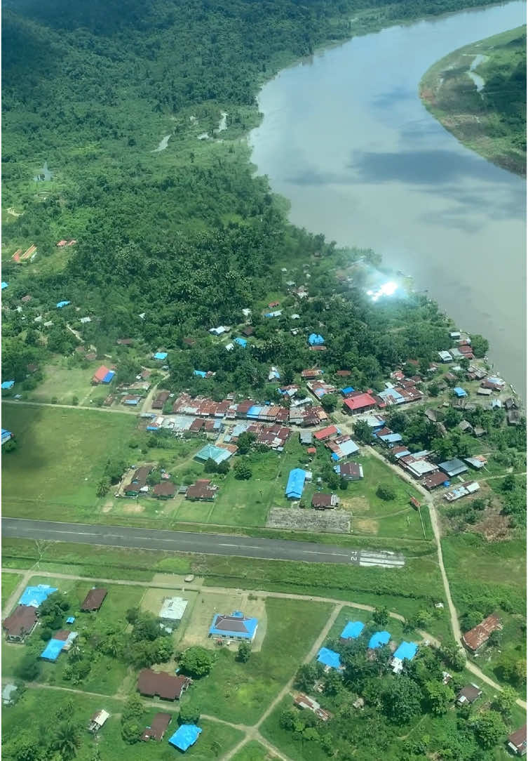 Oke kam semua kali ini tong akan berkunjung ke kabupaten mamberamo , di distrik mamberamo hul. . . . . Lok: Tanah Papua #fyppppppppppppppppppppppp #fypp #murahnikmatlezat #tanahpapua #trend #healing #faktamenarik #faktamenarik #anakpapuahits #papuahits #hits #faktaunik #papuaku #alam #alamliar #alme.   