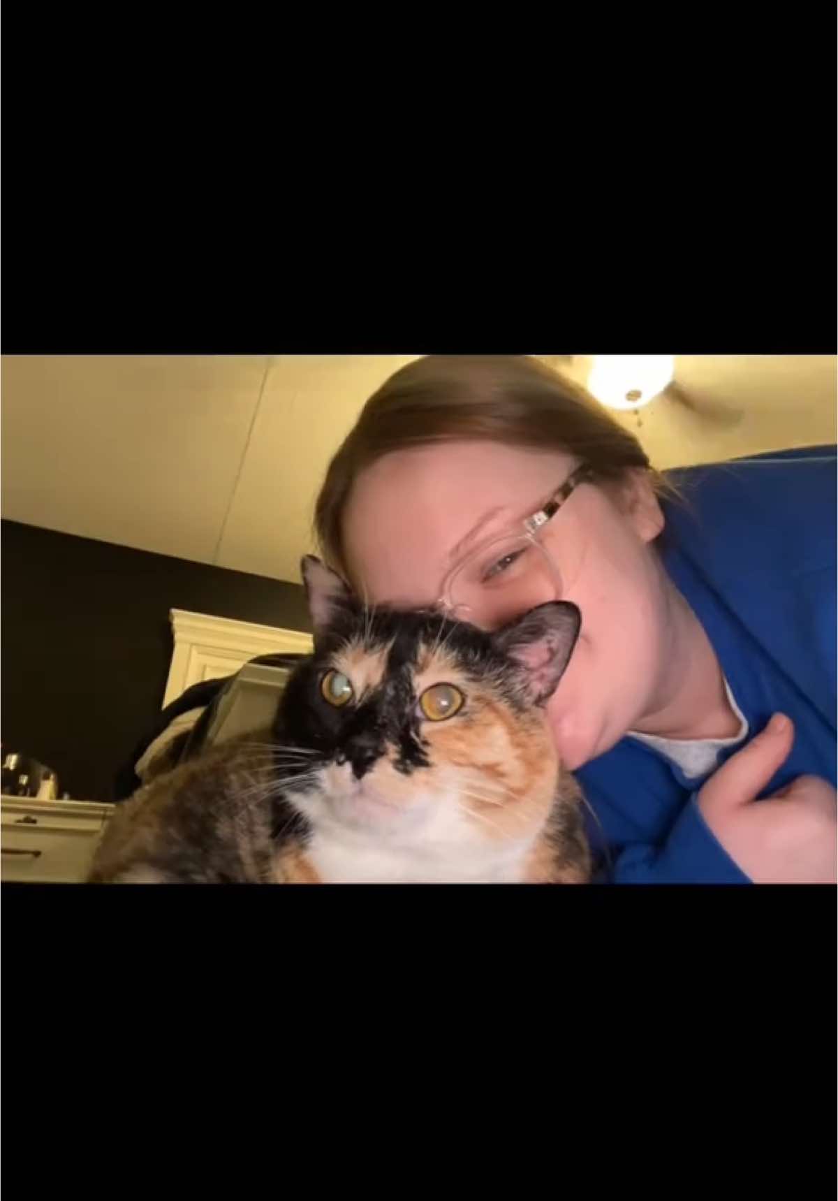 Life with Bean = lots of kisses 🐈‍⬛🤍 #fyp #foryoupage #cats #cat #catsoftiktok #catlover #catmom #cattok 