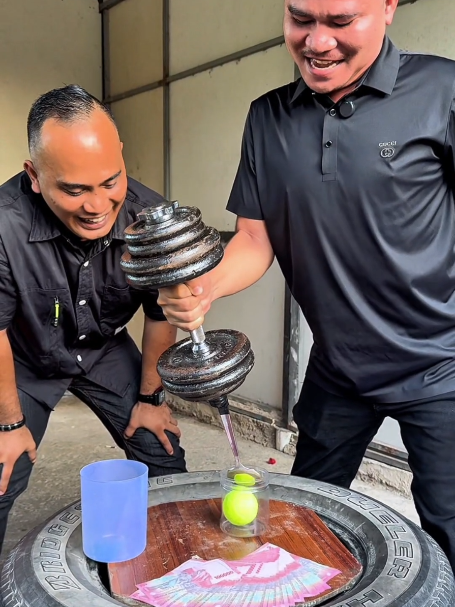 Ambil bolanya pakai barbel sendok #berpikirsecaralogika #masterlogika #idealis92 #nexsidealis 