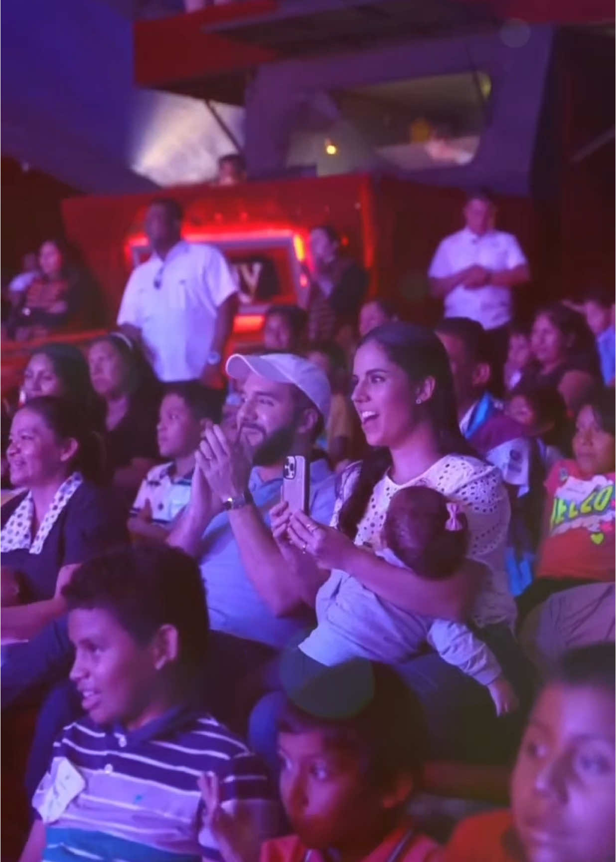 La familia mas linda disfrutando 🥰 #nayibbukelepresidente #gabrielabukeleynayibbukele #primeradama #gabrielabukele🥰 #layla #gobiernodeelsalvador #aminah #elsalvador #503 #sansalvador 