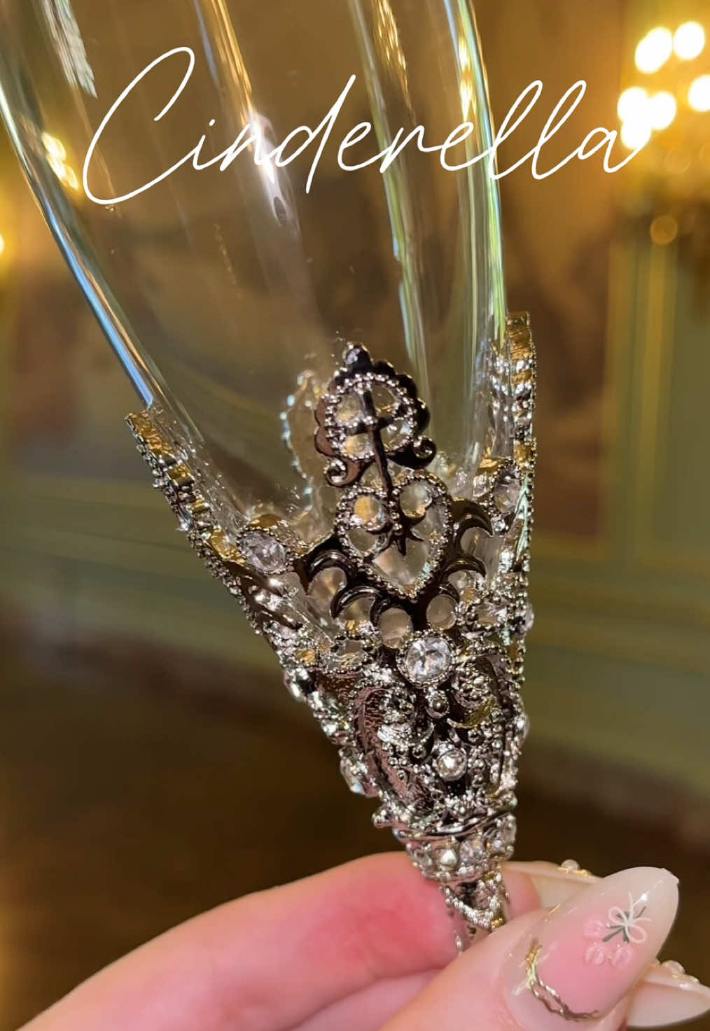 If you would like this set check out the info on my profile 🤍💎✨ #disney #princessglass #cinderella 