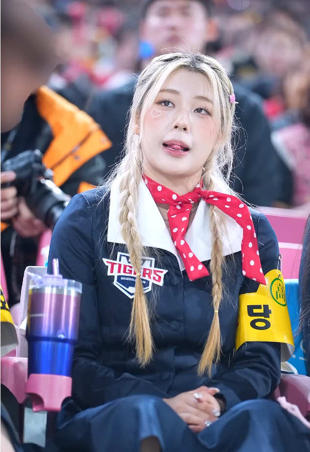 오늘은 샴푸향 공유하는 유세빈(Yu Se-bin)치어리더 #yusebin #beautifulgirl #cheerleader #유세빈 