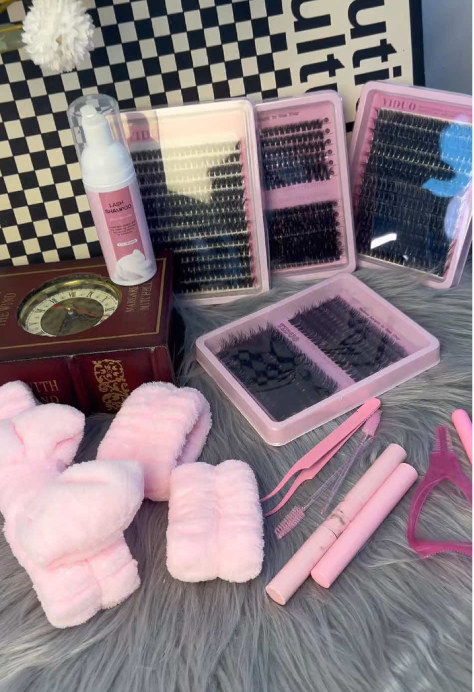 DIY lash kit #clusterlashes #diylashes #lashkit #spotlightfinds#diylashextensions#dealsforyoudays#fyp #foryou#mothersday   #keyholmes #tiktokshop #summersale#tiktokmademebuyit #trending #musthave #viral #giftideas#tiktokshopspringglowup