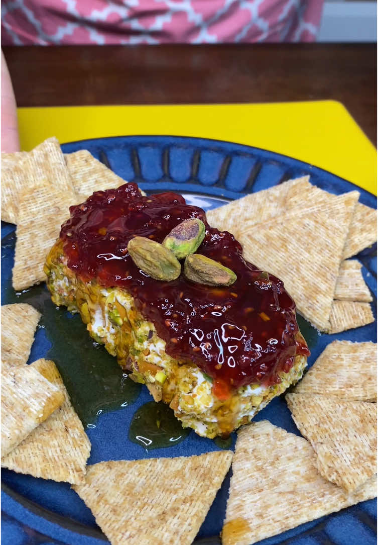 My favorite way to serve a cheese log #cheese #appetizer 