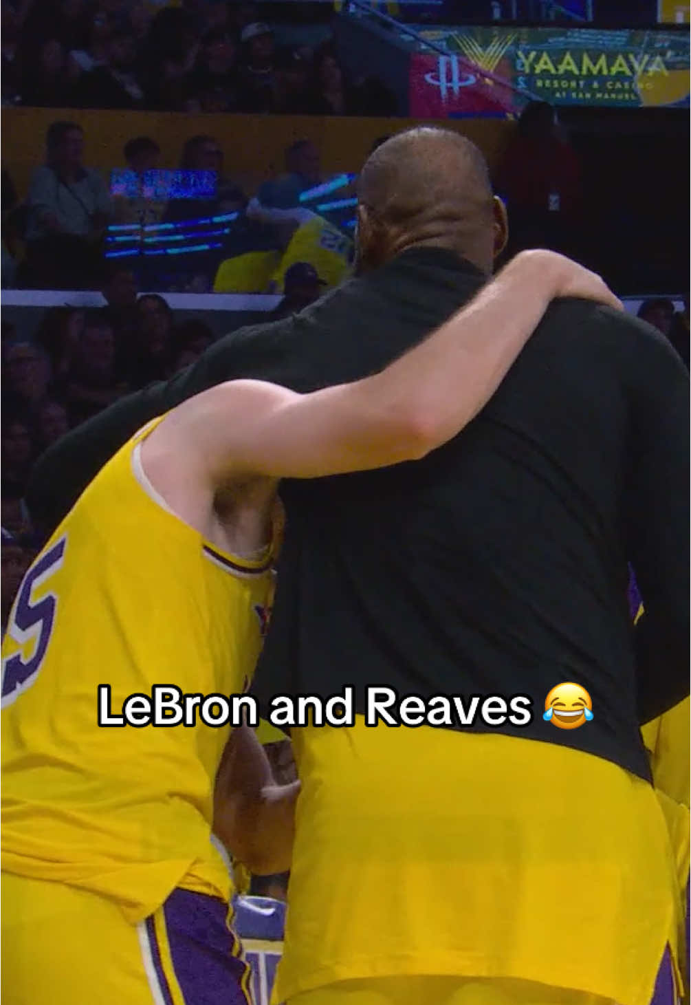 What are they doing? 😂 #basketball #hoops #NBA #bball #lebron #lakers 
