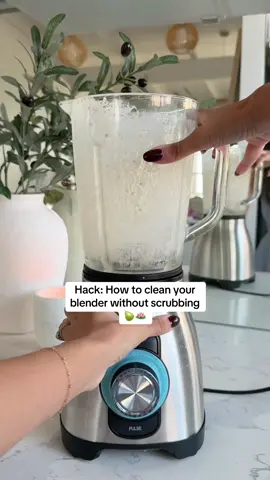 Save this easy trick to deep clean your blender before your next smoothie 🍐 quick someone @ Lochlan 🪷  #howto #CleanTok #cleaninghacks #cleaningtips #whitelotus #whitelotusseason3 #parkerposey #smoothieblender 