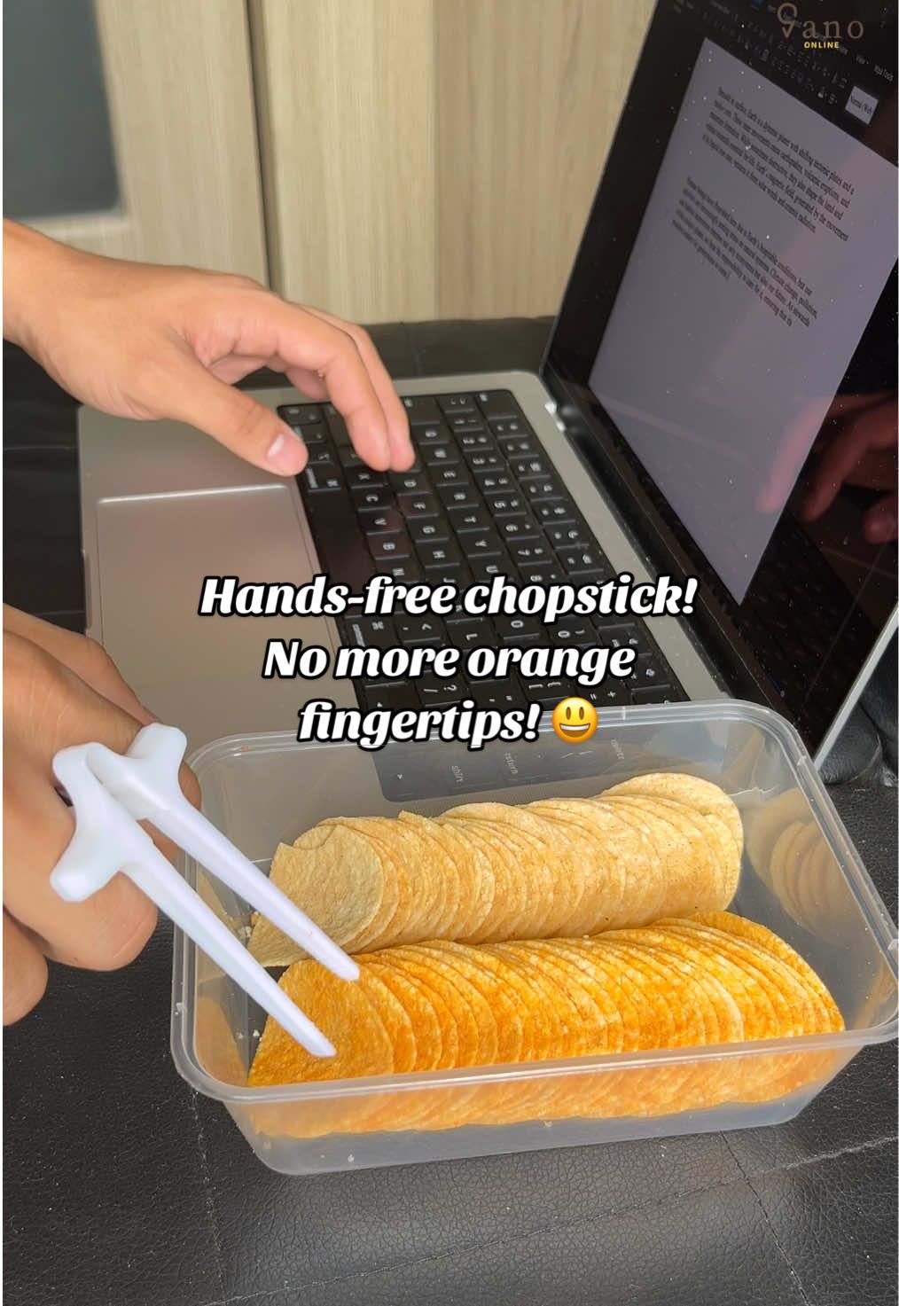 Snack like a boss- no mess, no stress! No more orange fingertips! 😂 Eat snacks while playing games or while working with this hands-free chopstick! 😃 #handsfreechopsticks #chopsticks #chopstickhack #gadgetforfoodies #smarteating #gamesnacktool #multitaskinggadget #foodgadget #chopsticksupgrade #officeessentials #workfromhome #wfhlife #musthavegadgets #usefulproducts #tiktokmademebuyit #snackbreak #snackclip #snacktong #gamingessentials #gaminghacks #budolfinds #budolfindsph #sanool #sanooldaily 