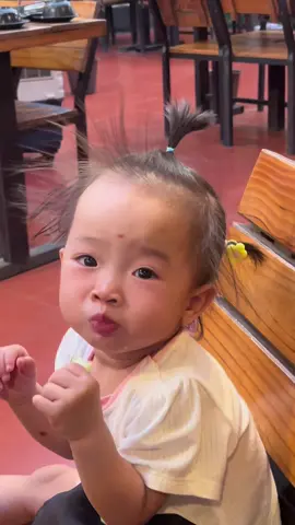 Ơ sao trông lại như thế này #baby #toc #tiktok @Lanii 💙💛 @NTP @Chíp0705 